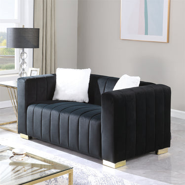 Sofa take on a traditional Chesterfield,3 seaterMUTUKISPACE