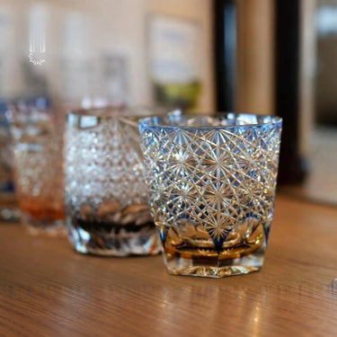 Daisy Patterned Whiskey Glass - Detail 2