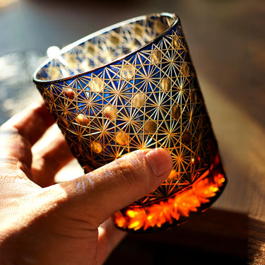 Daisy Lattice Whiskey Glass - Detail 2