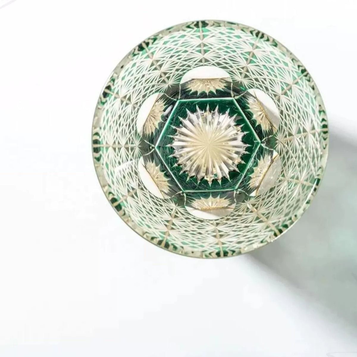 Grand Daisy Patterned Whiskey Glass - Detail 3