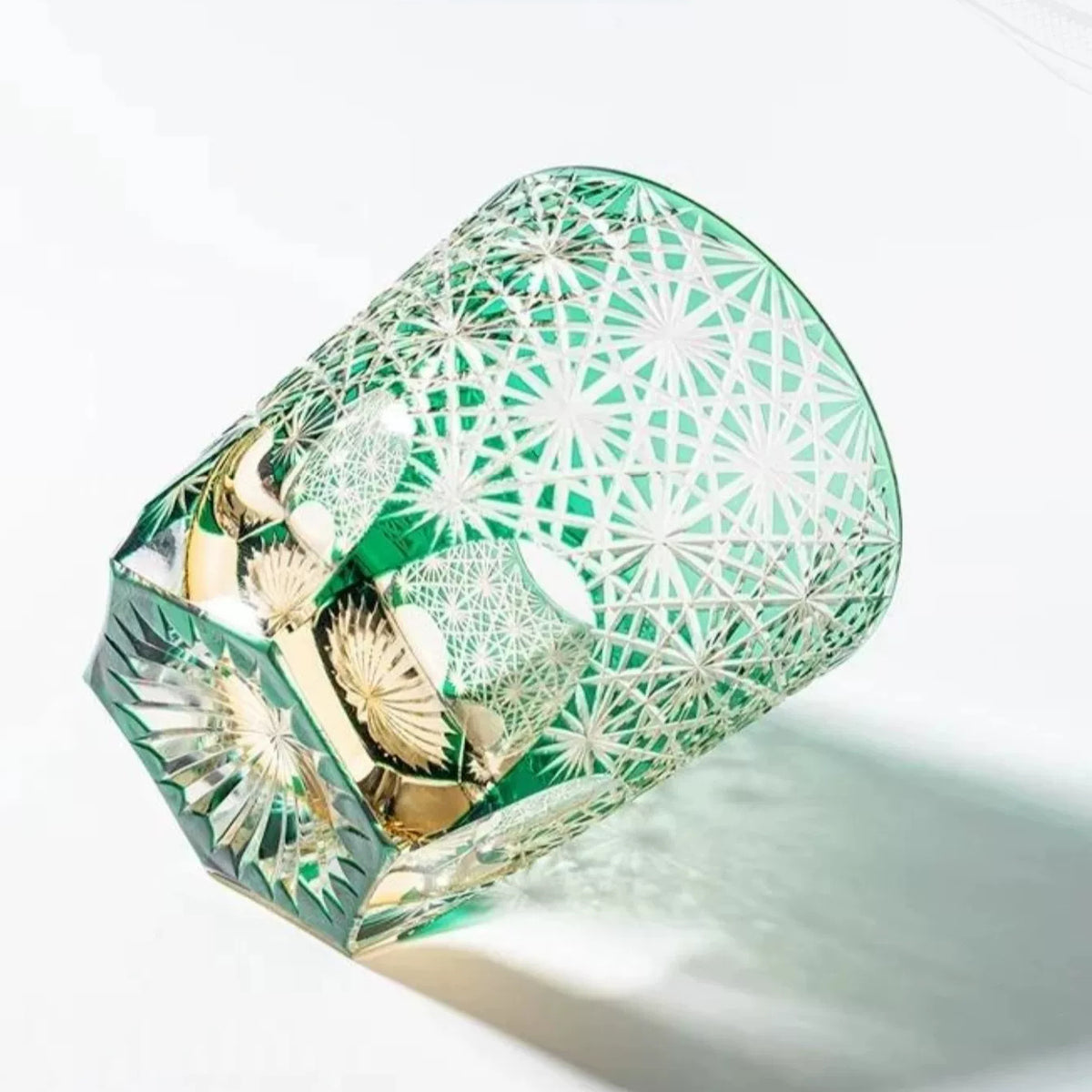 Grand Daisy Patterned Whiskey Glass - Detail 4